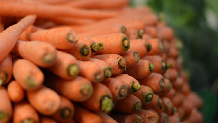 胡萝卜防癌实锤！科学家最新发现：每周吃这个量，患癌风险低20%