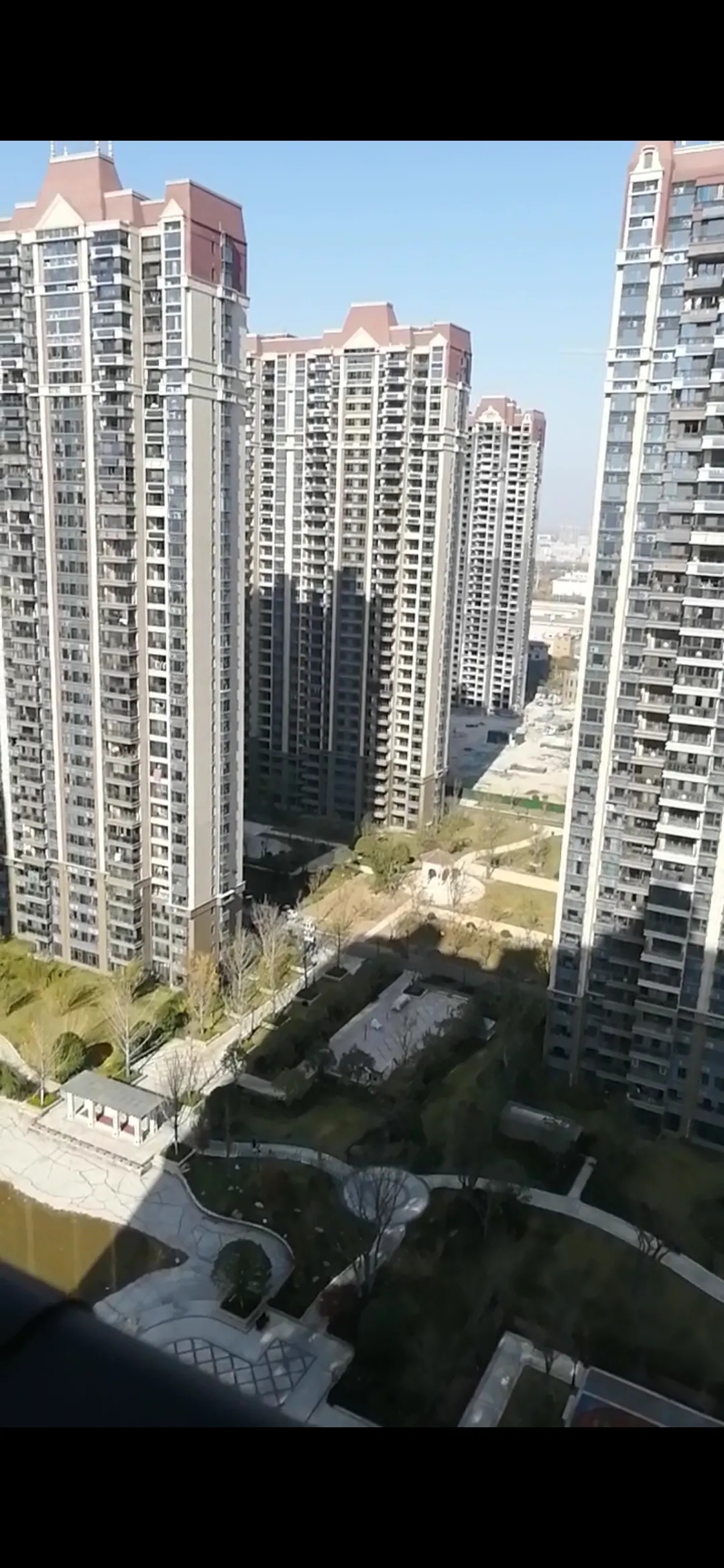 我侄女今年29岁了！找男朋友的标准：
第一，男方170厘米以上，
第二，男方大专