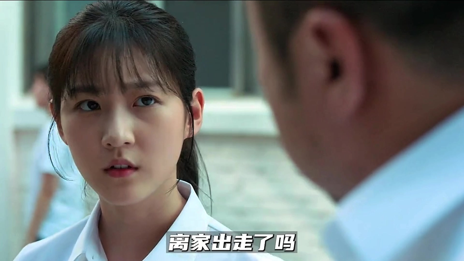 校园唯唯诺诺，社会重拳出击。