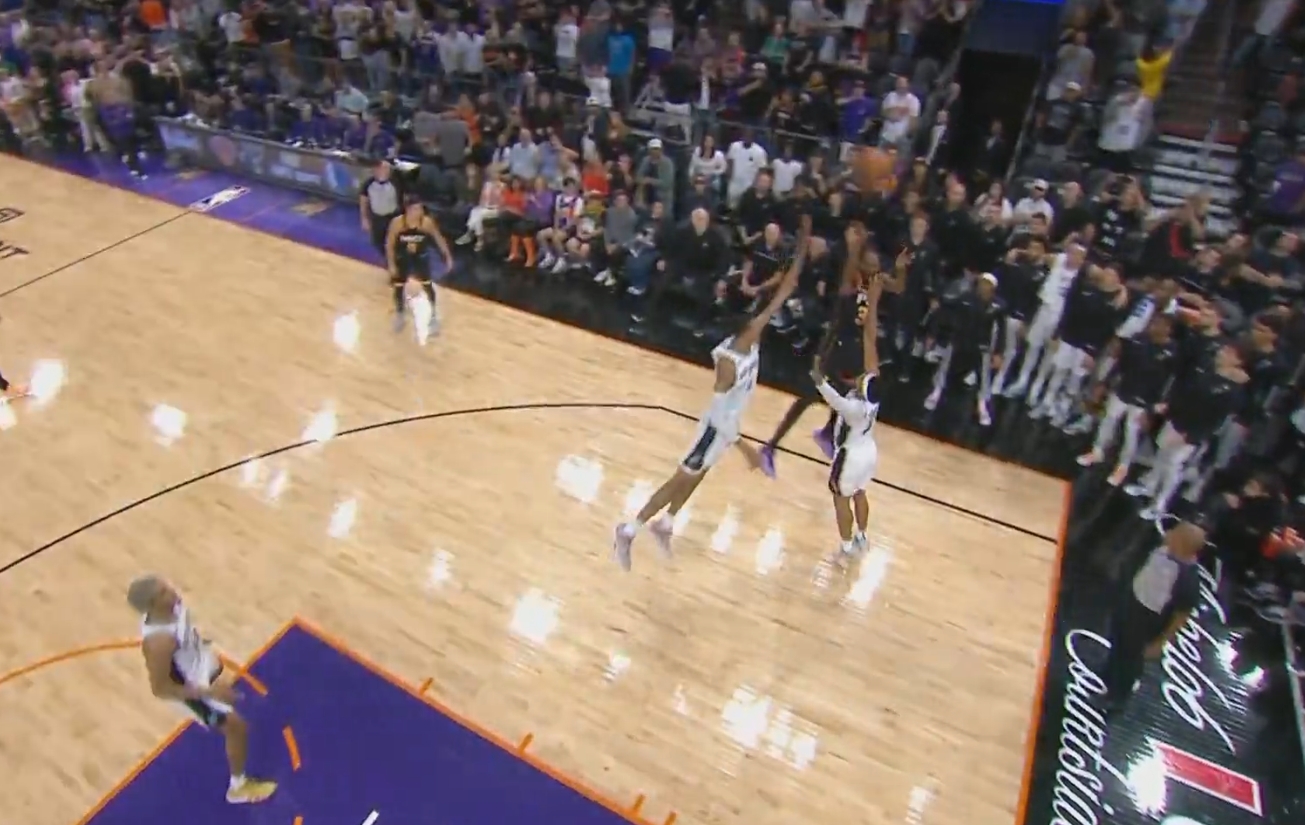 NBA常规赛，马刺115-114逆转太阳，总结下比赛！

1.太阳赢了一晚上，最