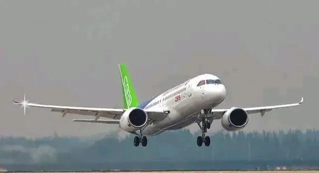 C919到目前为止，最大的遗憾：
缺少一个响当当的中文名字！
倒是外国飞机都有着