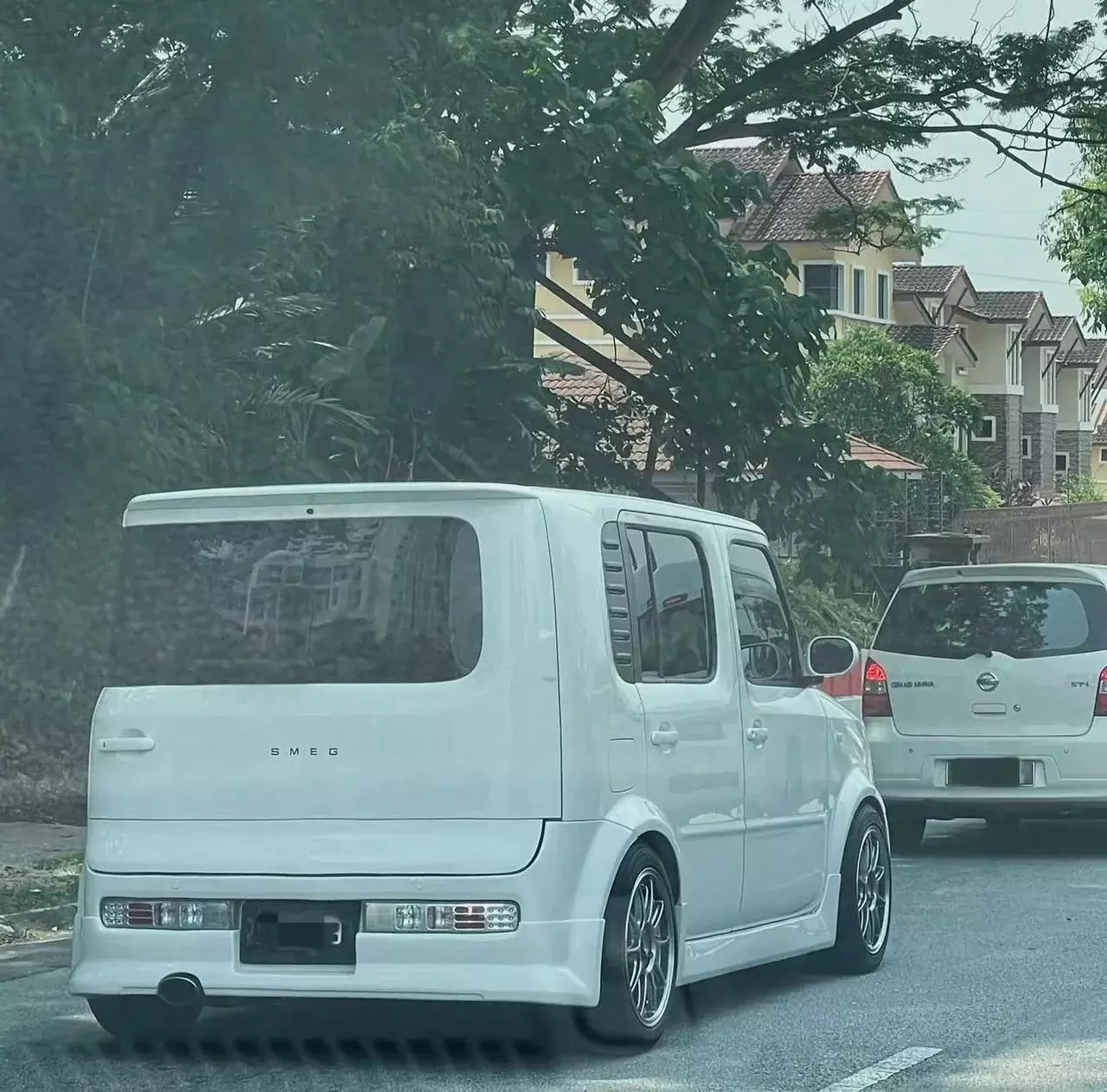 抄袭它的车都停产了。