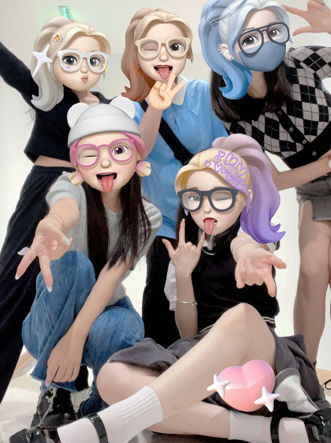 swag！姐妹合照不用露脸的绝招！
太爱这个拟我表情了！！ #挡脸拍照
  #拍