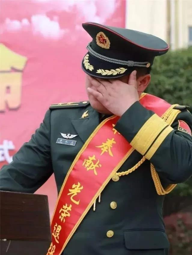 所有的转业军官中，安置实职的太少，基本都是虚职有待遇没职务。营级军官，副营转业安