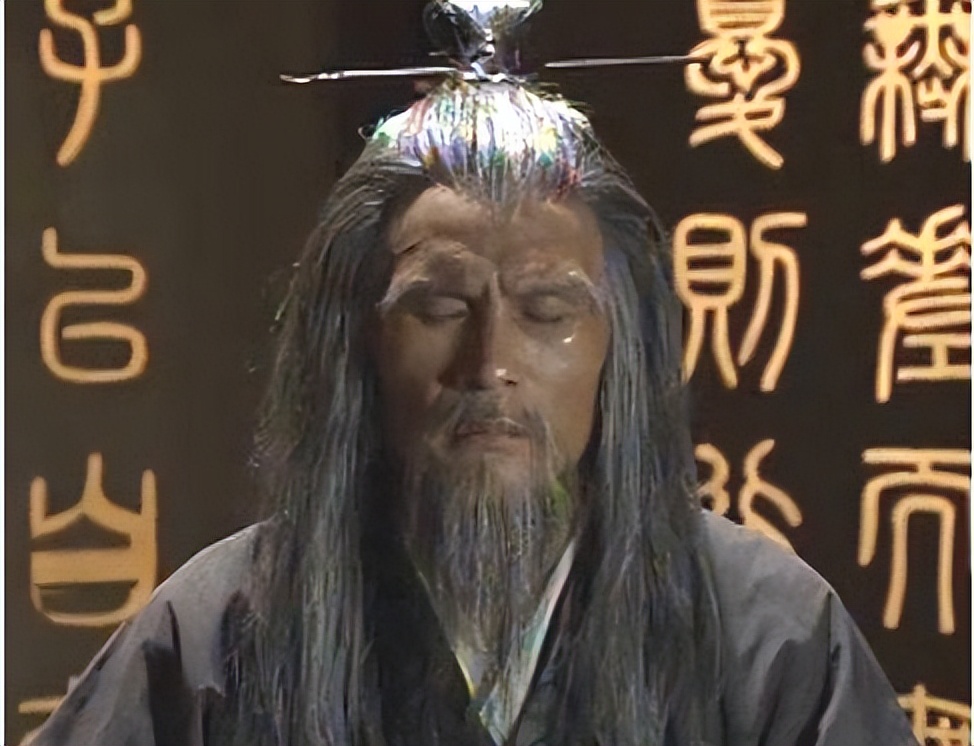 梁羽生真是起名高手，起了10个连他自己都无法再写出来的好名字
梁羽生武侠小说中的