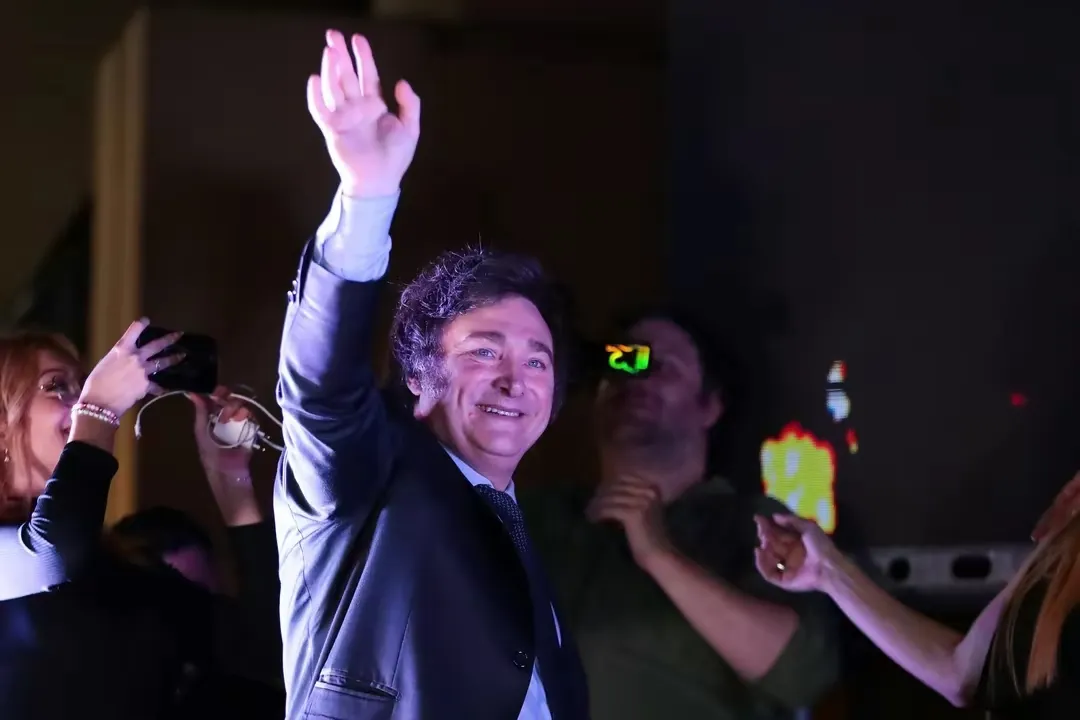 巴西总统卢拉决定搁置与阿根廷关系，阿根廷新当选总统米莱说，要退出“金砖国家”行列