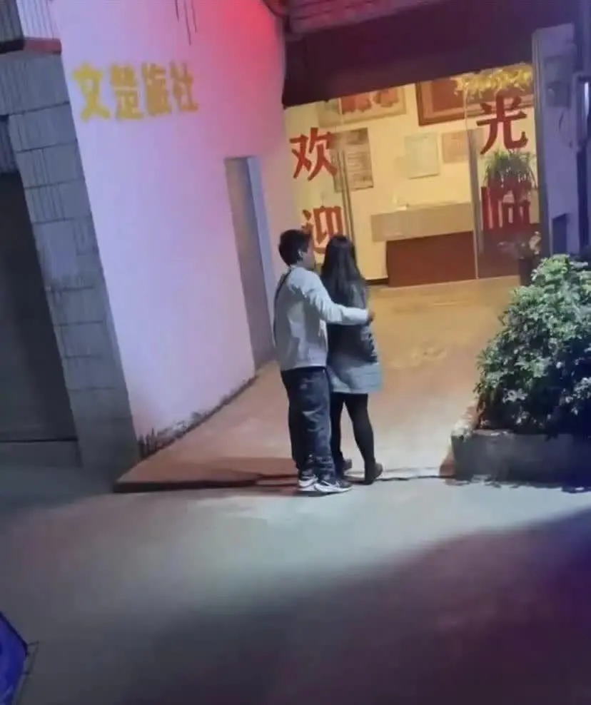 软磨硬泡下最终还是进去了！