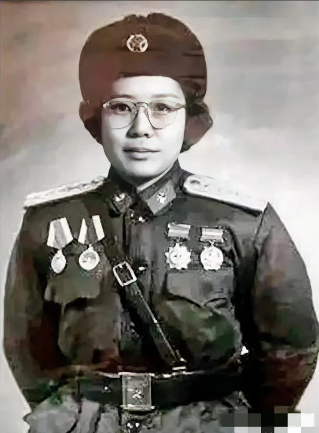 1955年，是一年充满了历史意义的年份。这一年，中国人民解放军授衔仪式在北京举行
