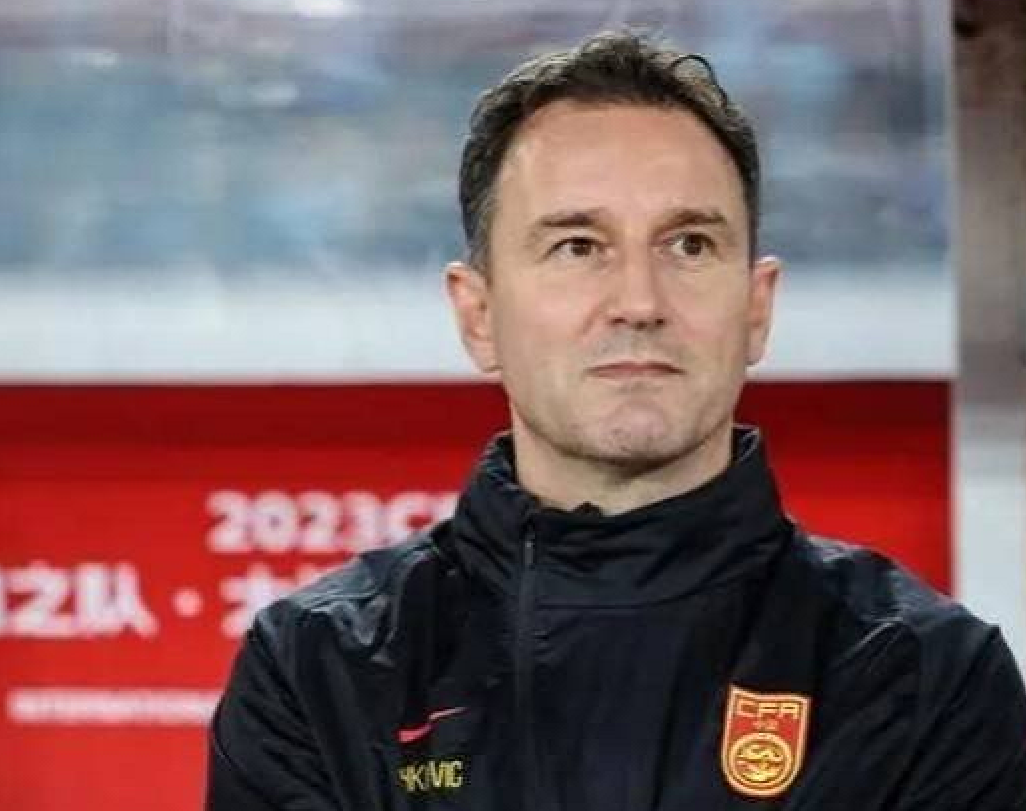 力挺扬科维奇！徐静雨盛赞针对性换人，前国脚：表现有进步
国足在亚洲杯的赛场上前两