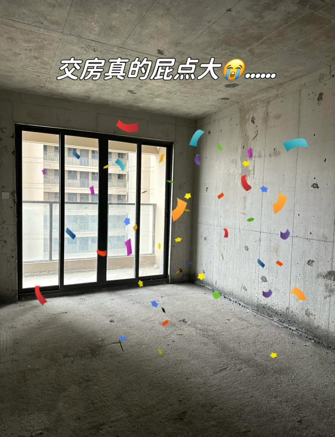 广东一夫妻晒出，新家装修前后对比照，引发大量网友点赞，坚持“实用装修”，光凭一个