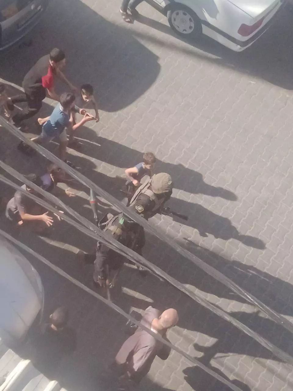 哈马斯有宇宙中最好的防弹衣，拍摄于2023年11月17日加沙
街头