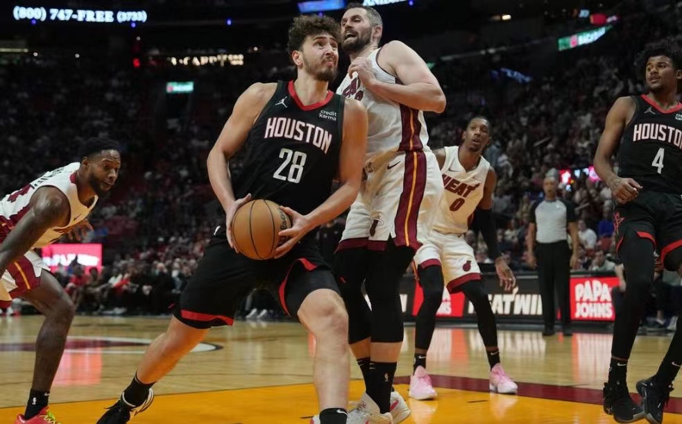 不是格林也不是小史密斯，火箭的建队基石已在阵中！
早些时候，NBA官方公布了上周