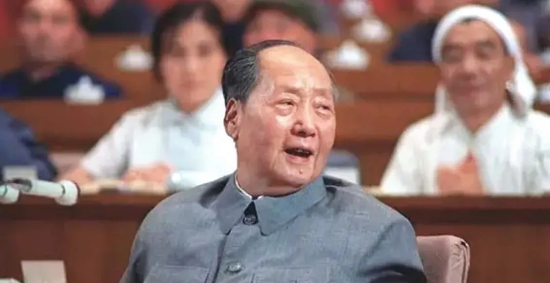 “他奇迹般地创造了一个不等式：毛泽东&gt;马克思+列宁+斯大林。” 这是美国前