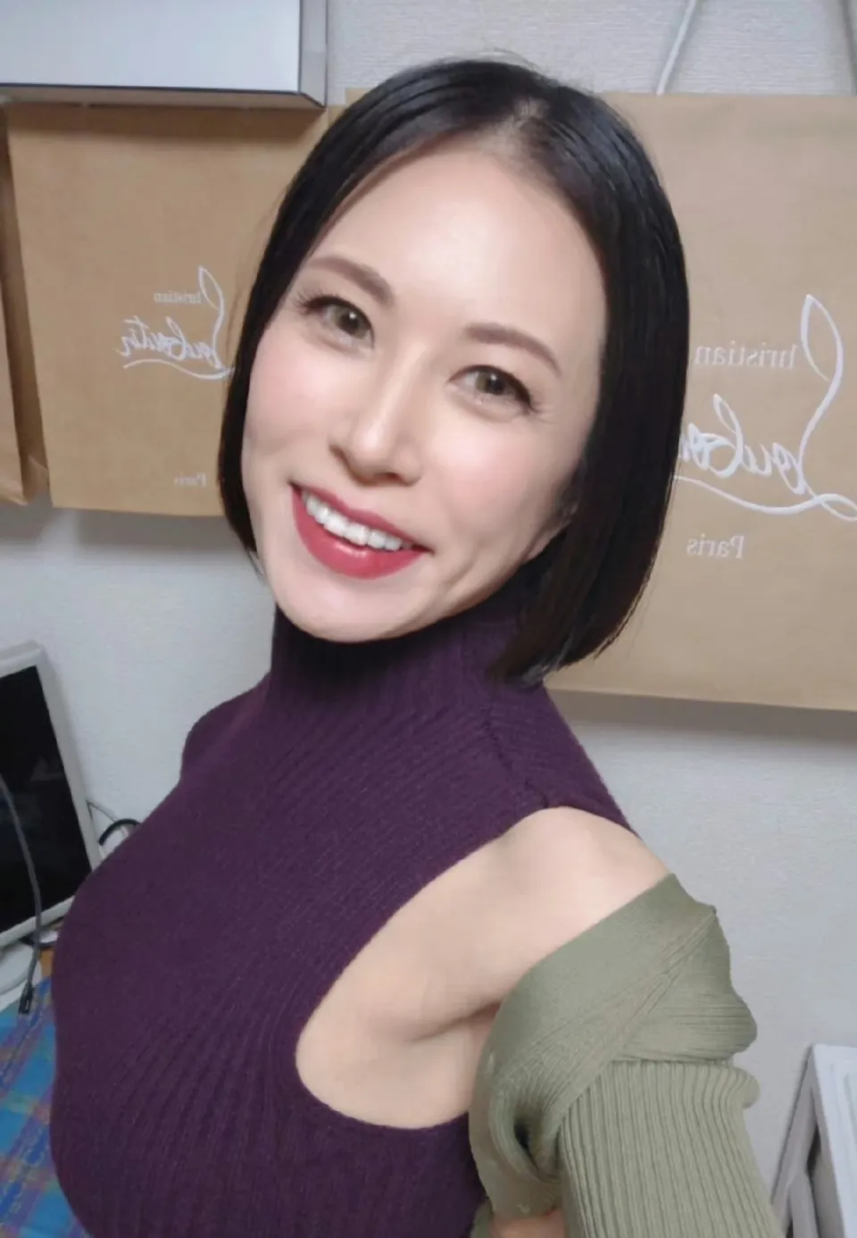 我女儿家里装修，需要把50袋水泥从1楼搬到5楼（因为电梯不能用），于是我打电话找