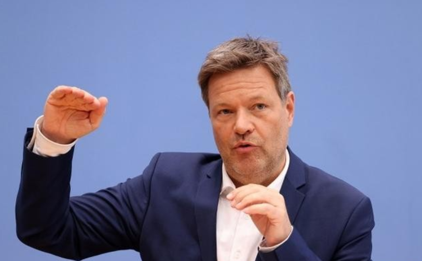 德国对自己的冲动表示后悔！

德国经济部长哈贝克称：“目前德国的处境特别困难，我