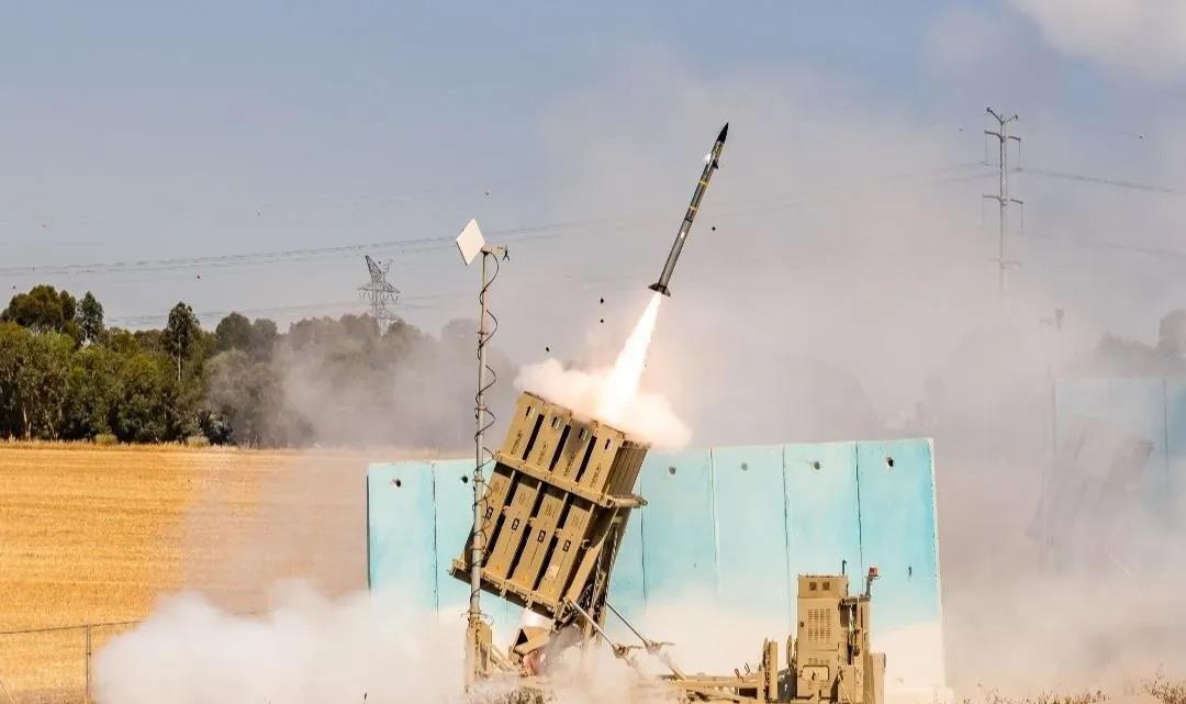 铁穹系统号称能防住东风导弹，从这次巴以冲突我们可以看出，哈马斯五千枚火箭弹一齐飞