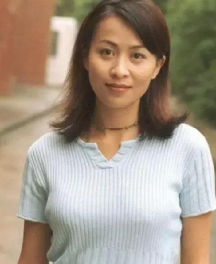 那一晚，那英借着酒劲凑到蔡国庆身边说：“蔡哥哥，我们两个要不要试试？”听到这番话