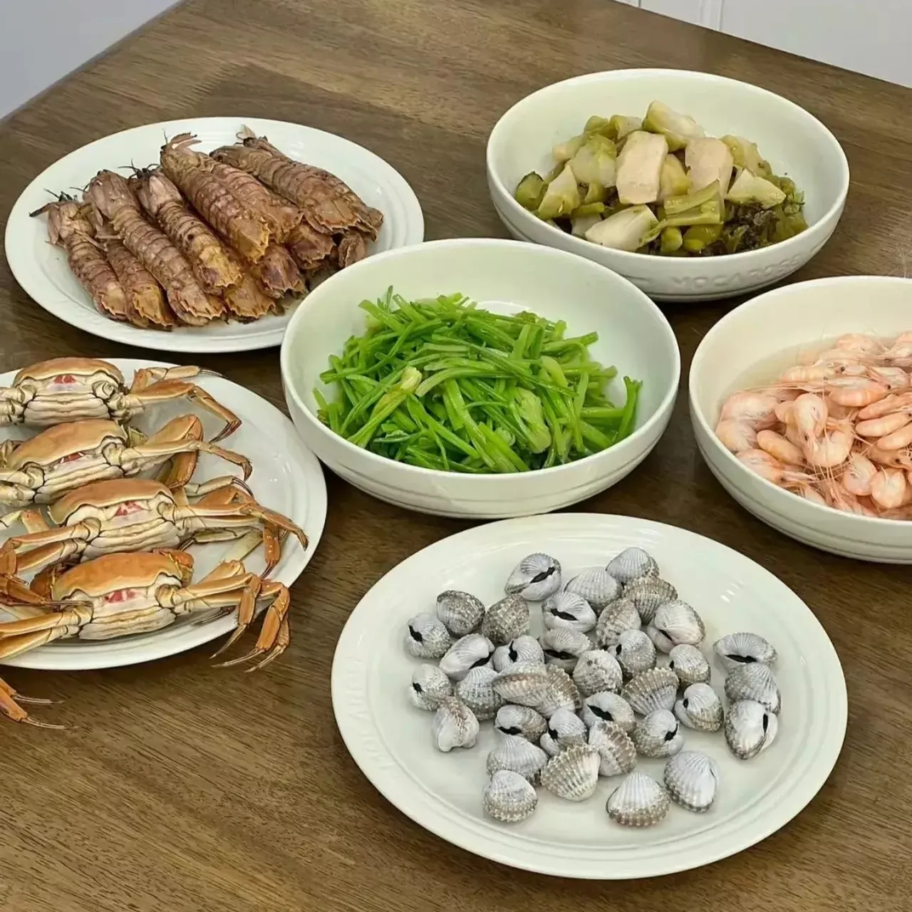 我嫂子是宁波那边的人，今天中午她自己做了一顿宁波菜让我过去吃，本来就很期待宁波菜