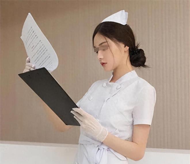 南京女护士与病人偷情, 被丈夫捉奸在床, 女护士辩解: 你满足不了我!