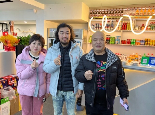 刀老将军为峰弟大摆庆功宴！ ​​​