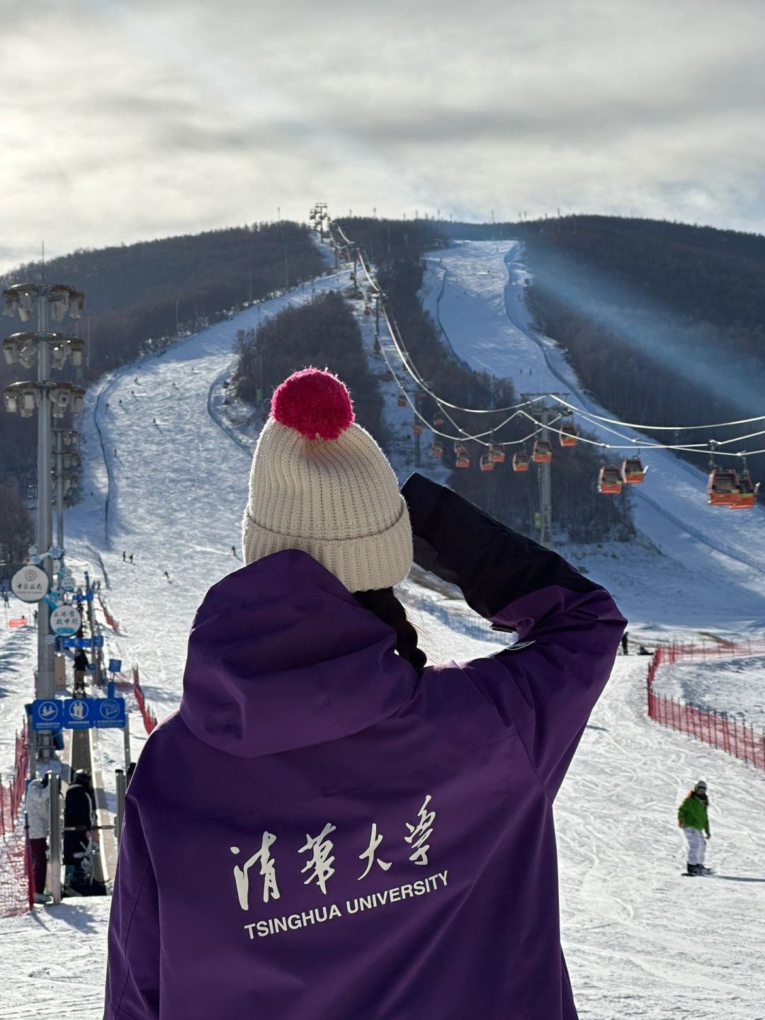 在崇礼的你是否看见一群小紫人？
是我们 这周末清华滑雪队在太舞集训
不得不说今年