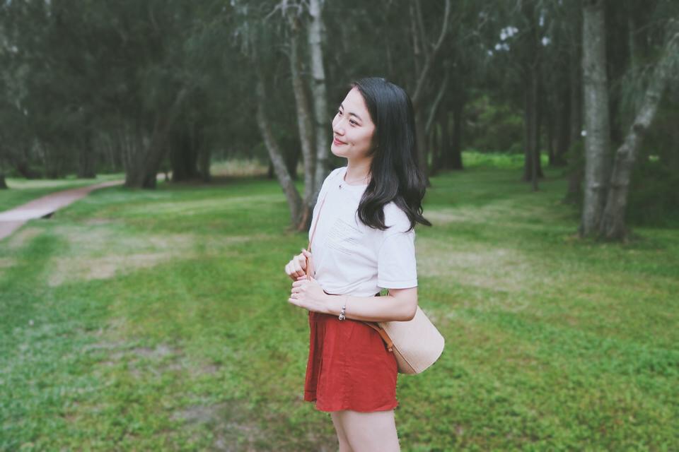 #解冻性情# #女性成长# 在亦舒的《圆舞》中，有这样一句话：“真正有气质的淑女