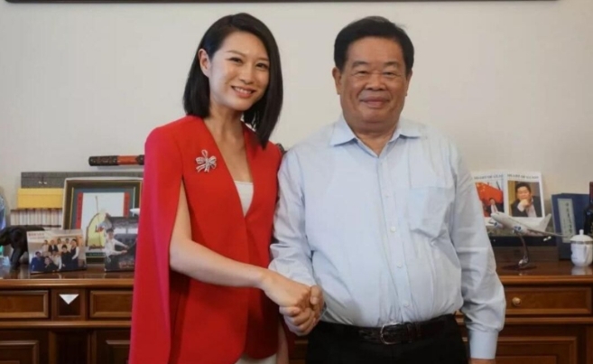 曹德旺将160亿财产全部转移到妻子名下，再三叮嘱：“亲爱的，爬进棺材之前，绝对不