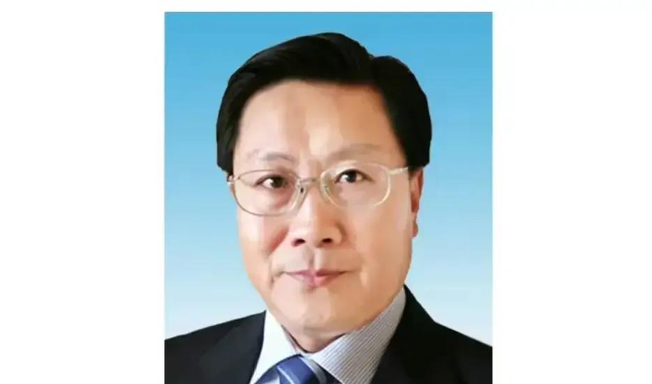 我向王东明总工会主席提建议：1、当工人有困难和在工厂受到不公平对待时，请工会站出