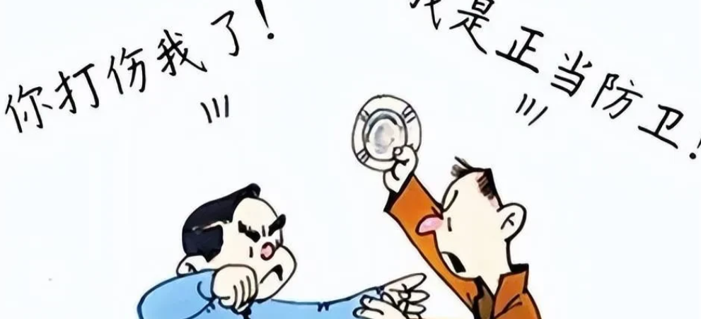 “本能还击，不属于互殴！”辽宁沈阳，男子周某因琐事与刘某4人发生争执，后升级为肢