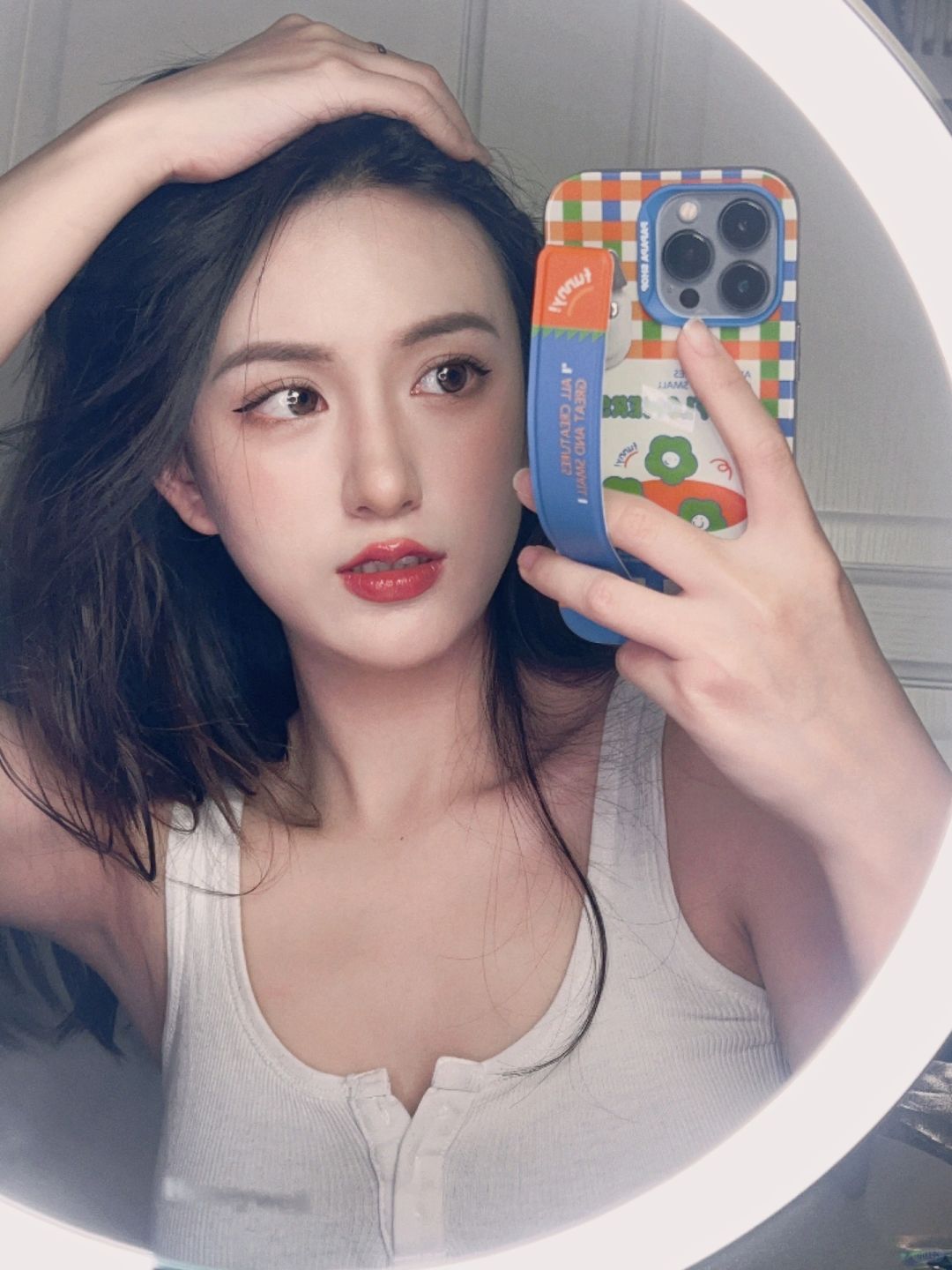对镜自拍真的好辣谁懂啊🤳拍照技巧大公开
又来分享自拍技巧啦！先🐴住哦 宅家的