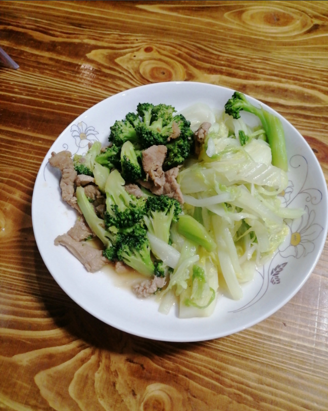 在我们厂，每次用餐时总会有人不满地说：“这顿饭太差了！”但我忍不住反问他们：“你