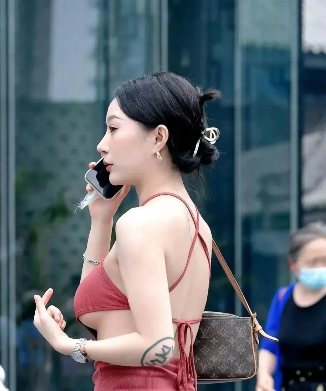 街上遇见的小姐姐，这么好看没有男朋友吗