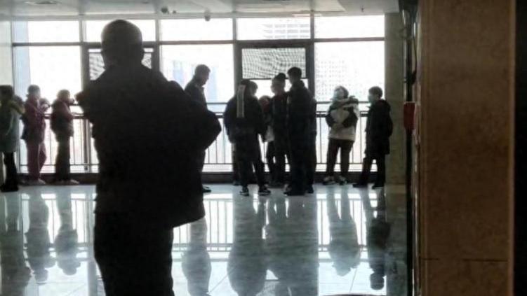 河南祖孙3人家中遭袭击，老人已死亡，2个孩子重伤