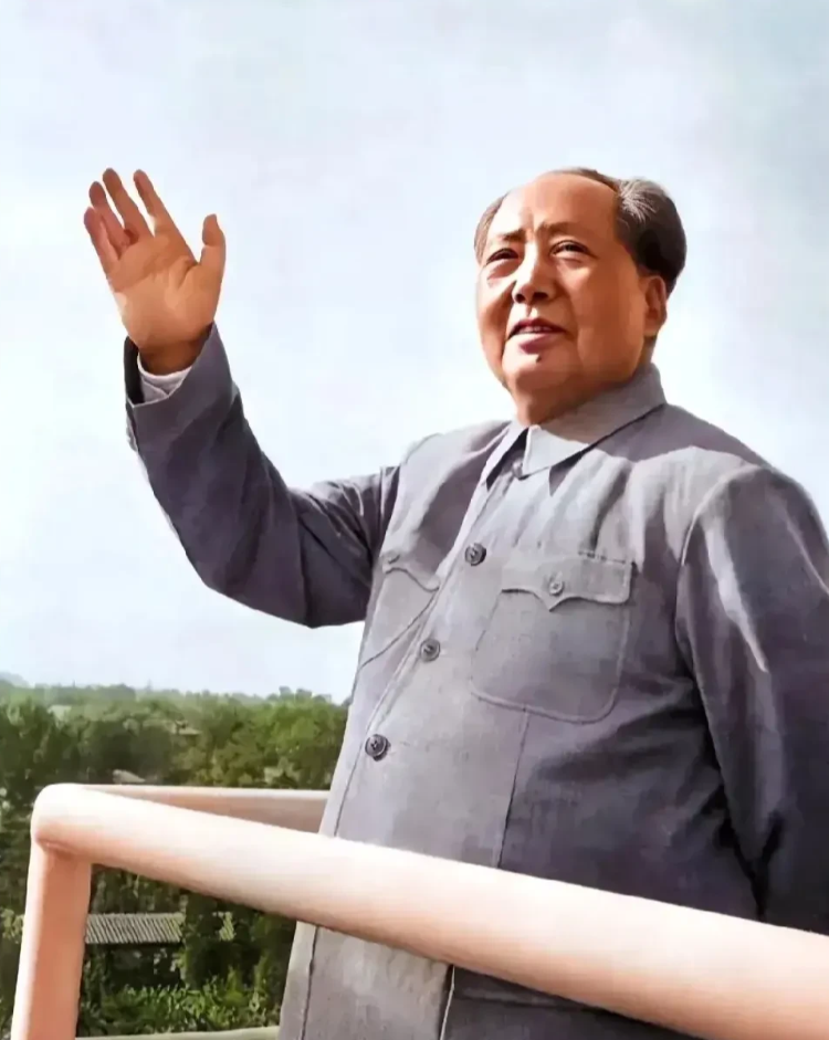 毛主席说过：“中国是不能让外部资本进来的，因为新中国建立时工业是空白，虽然在前辈