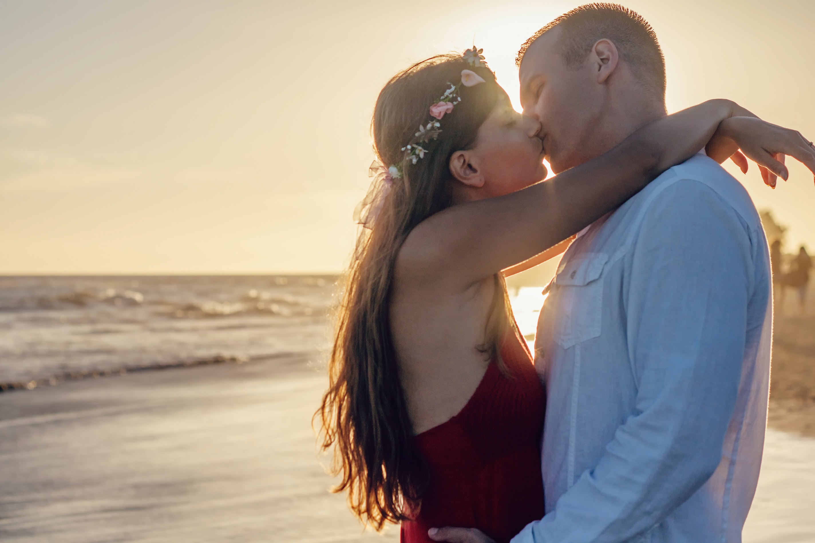 爱妻子还是爱情人，男人婚外情的真相！
 
我做了17年的婚姻咨询，太了解原配的心
