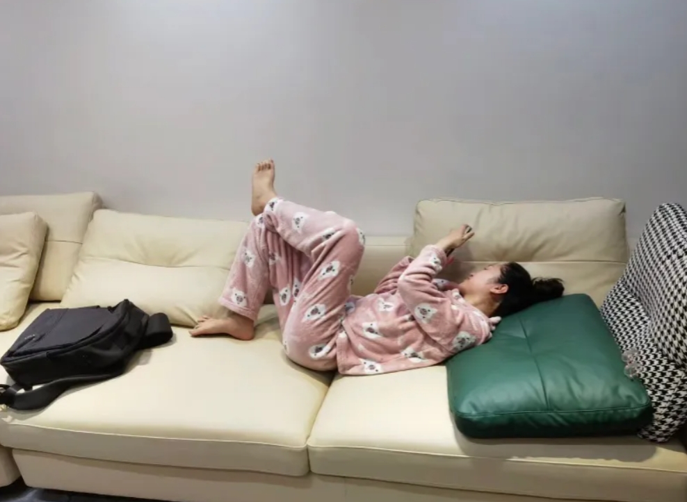 我最担忧的是女儿的婚姻大事。她出生于94年，如今已是30岁的年纪了，158cm的
