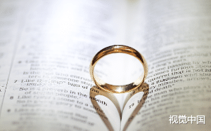 京都大佬倾尽大半家产，只为将我从绑匪手中赎回，可是自从他的青梅回来后……