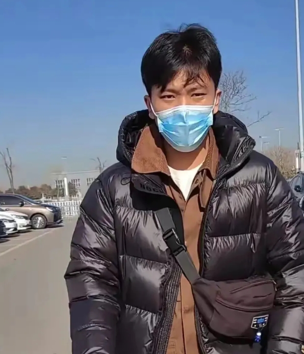 我们村也有一个跟解清帅差不多的小孩。今年他30岁。可惜他爸妈都是农民，他在1岁多