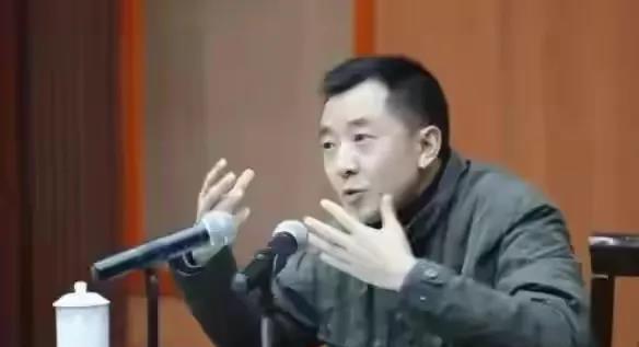 如果陈行甲不选择激流勇退，他的结局可能会很悲惨。

首先，他可能会因为断了巴东众