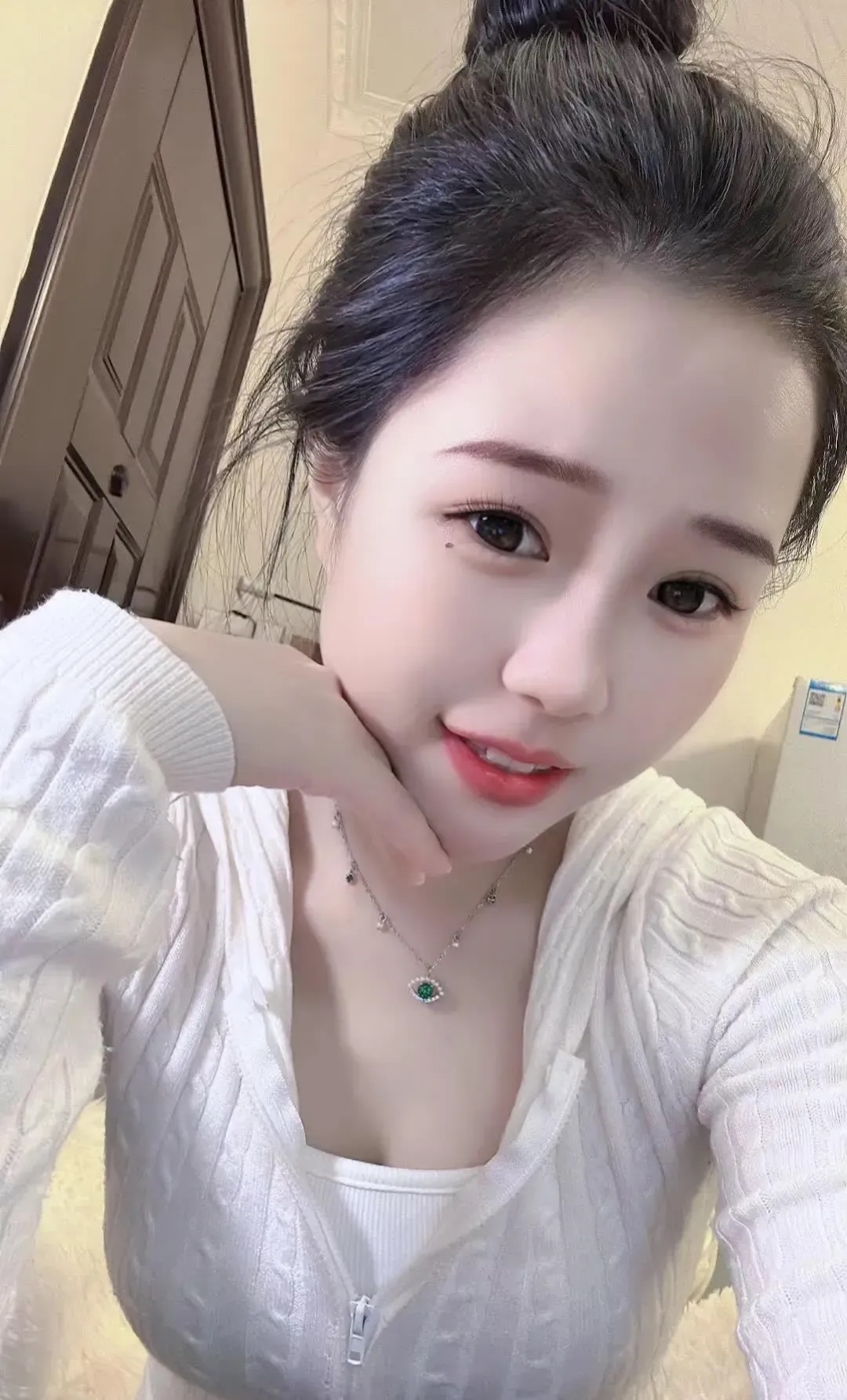娶到这样的女孩子，你愿意上交工资嘛？
