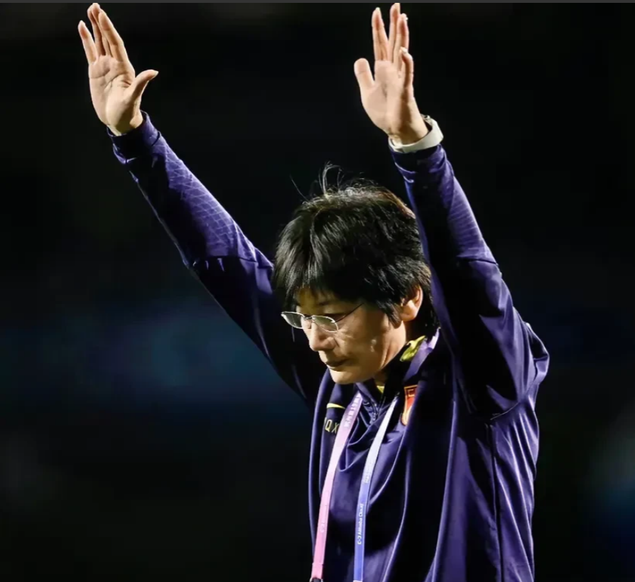 随着水庆霞下课，暴露出6件非常可笑的事！

1、自古成王败寇，古今通用！

2、