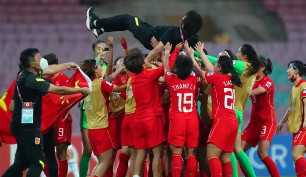 中国女足失去巴黎奥运会参赛资格，五问主教练水庆霞：
 
1、面对一场必须赢的比赛