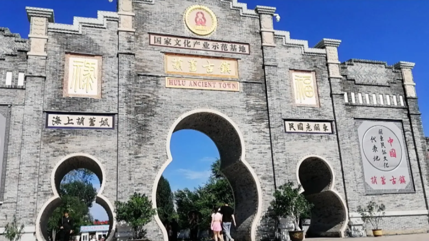 最近中国股市频频下跌，这把散户的心跌的拔凉拔凉的，好多骂李大霄的，还要叫停股市的