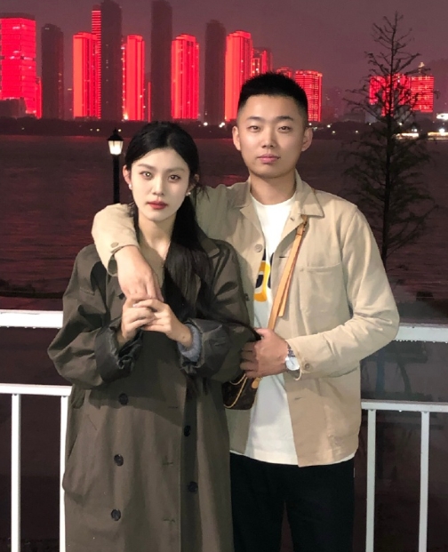 在一起之后他的体重直线上升啊哈哈哈哈哈 ​​​