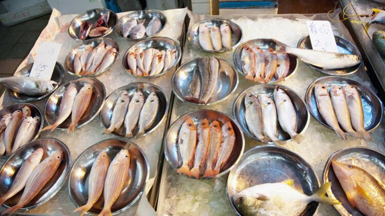 美国研究：鱼肉含有毒物质，多吃或致癌？真正要少吃的是这4种鱼