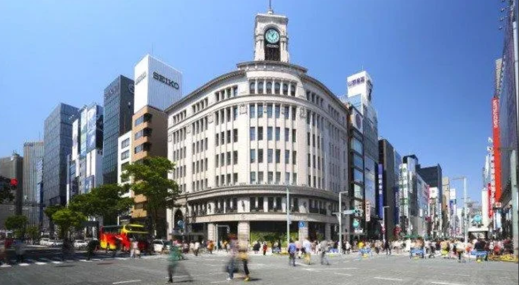 今年开始，日本已经有大批高质量素人下海拍片了。这代表什么，相信对日本稍有了解的人