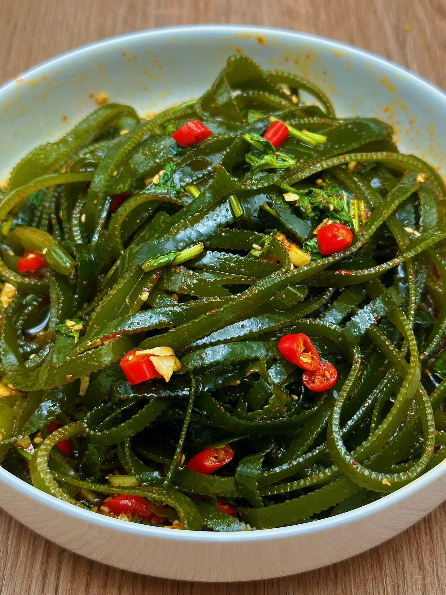 凉拌海带丝真的好吃又低卡！！一大盘才40多大卡，吃起来清爽可口，好吃到不行，香辣