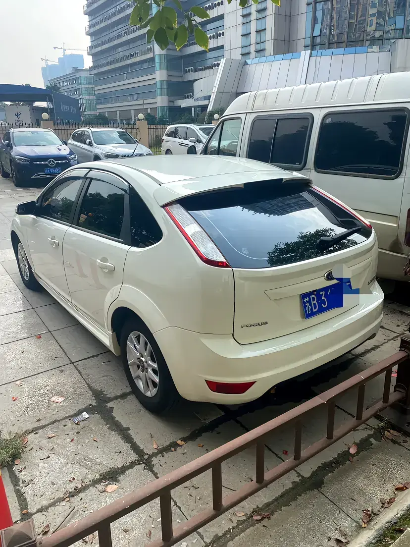 今天终于把开了11年多的车子卖了，卖出的价钱说出来可能会吓到你。
​我是12年买