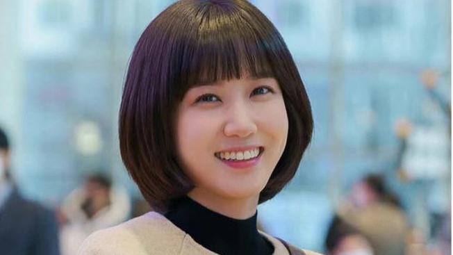 《非常律师禹英禑》一个普通人成为律师的故事