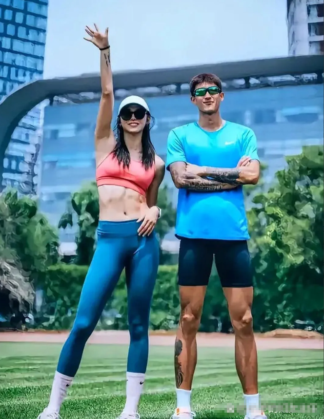 吴艳妮和男朋友乔臻，原来两人是姐弟恋，吴艳妮27岁，男朋友22岁，两人都是国家队